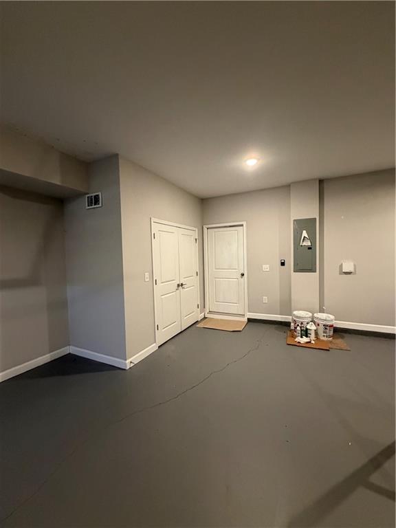 20 Wren Drive Roswell, GA 30076 - Photo 29 of 37 an empty room with windows