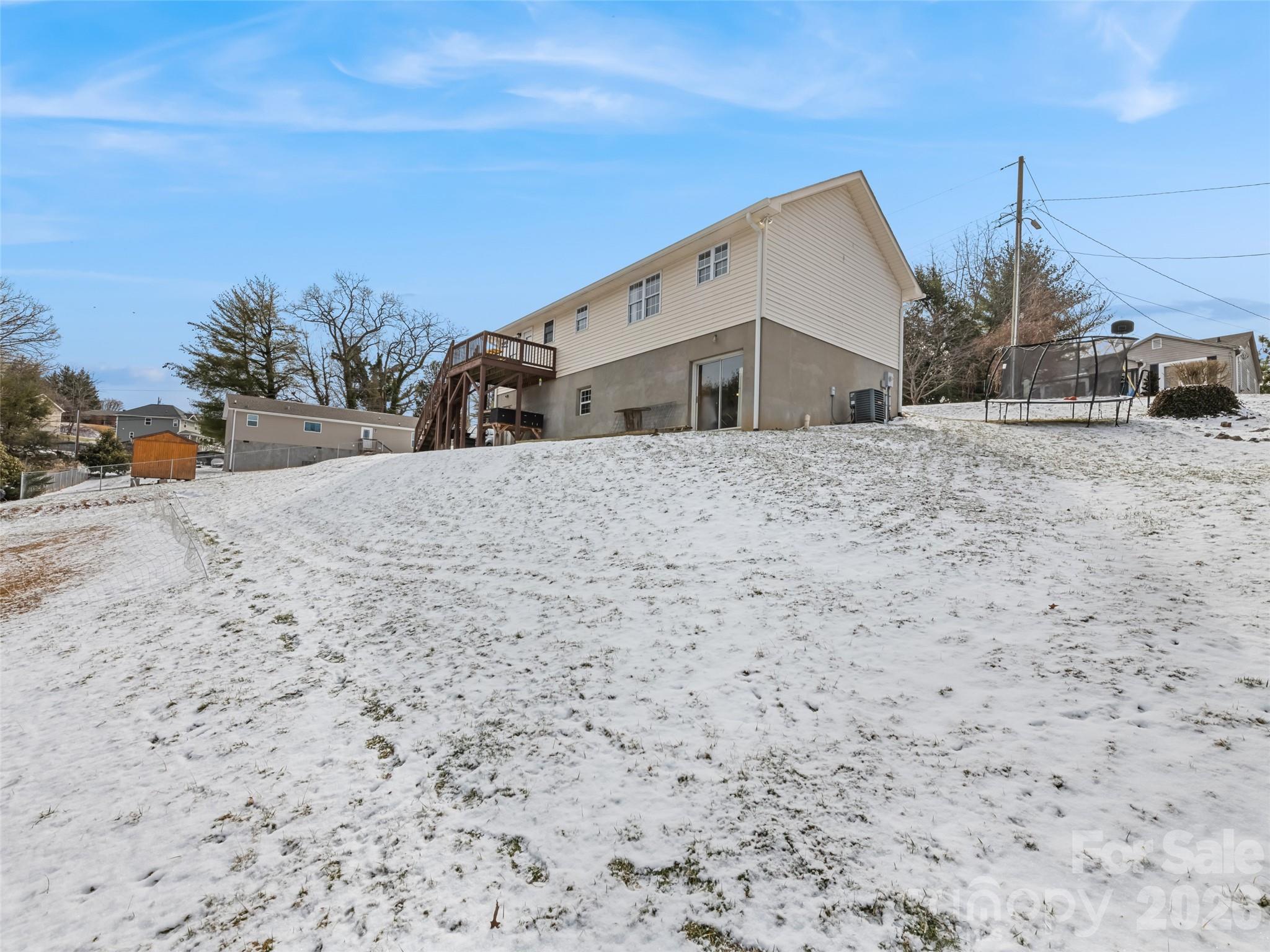 30 Woodruff Street Canton, NC 28716 - Photo 15 of 16 a view of a terrace