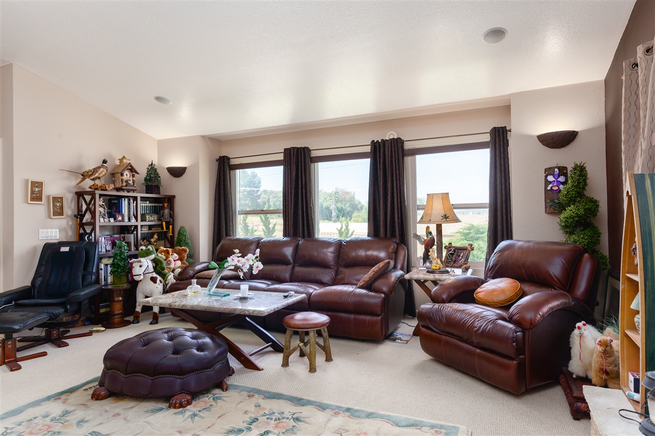 9329 Rancho Del Corte Lakeside, CA 92021 - Photo 6 of 25 Gallery Image 6