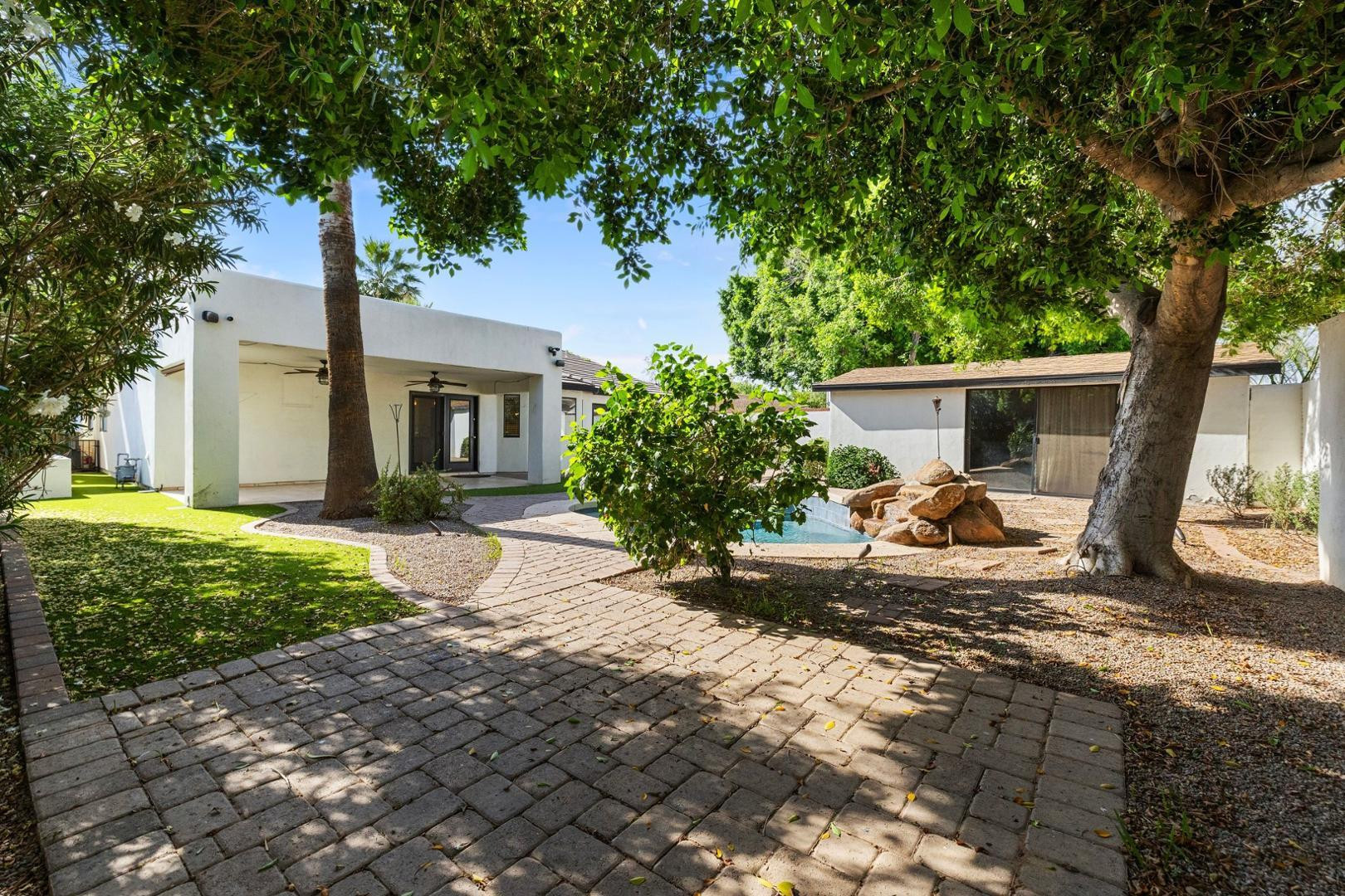 5233 North 15th Street Phoenix, AZ 85014 - Photo 45 of 55 a view of a house with backyard and sitting area