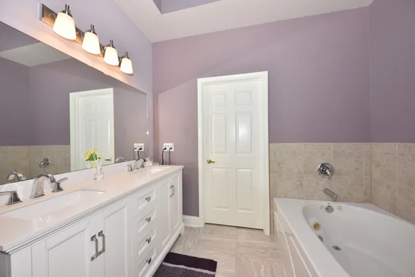 $499,900 | N59-w17764 Meadow Court, Menomonee Falls, WI 53051