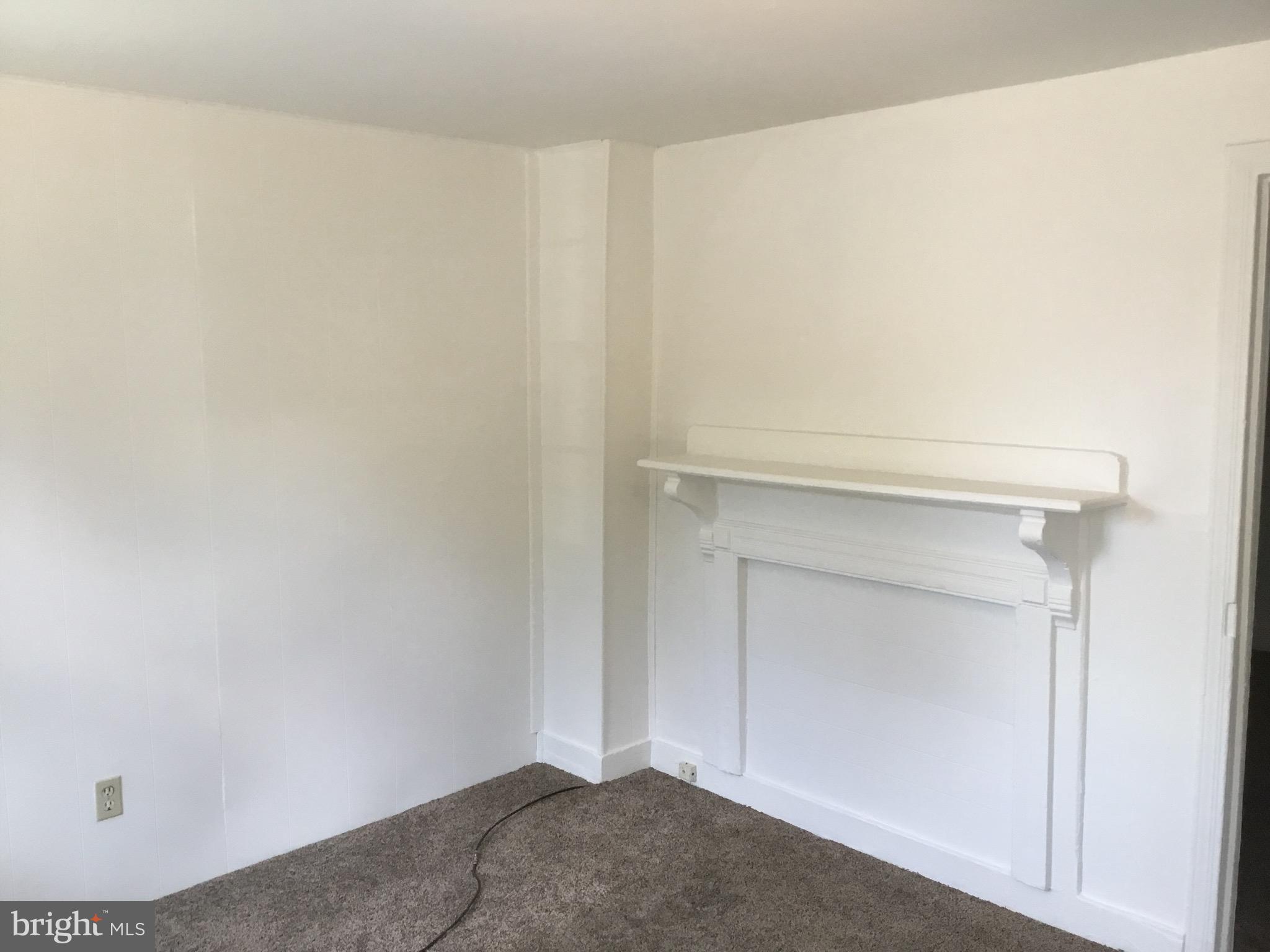 112 Ice Street Frederick, MD 21701 - Photo 16 of 49 110 Living Room