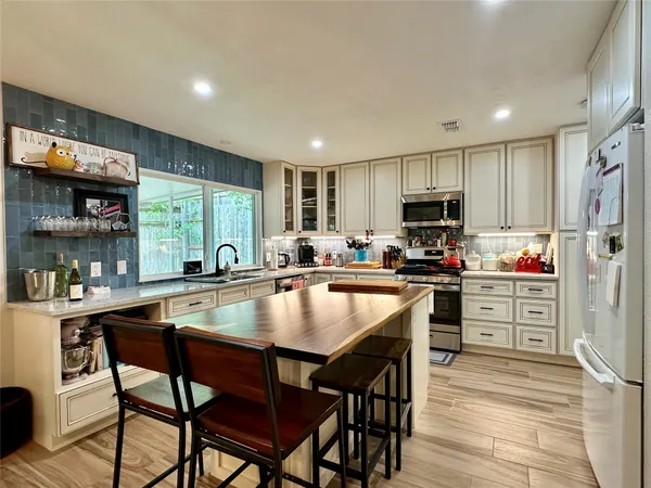 $2,800 | 2715 Alderwood Drive, Austin, TX 78745