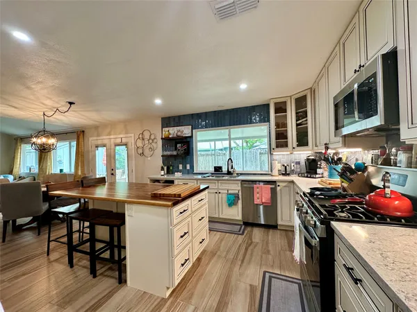 $2,800 | 2715 Alderwood Drive, Austin, TX 78745