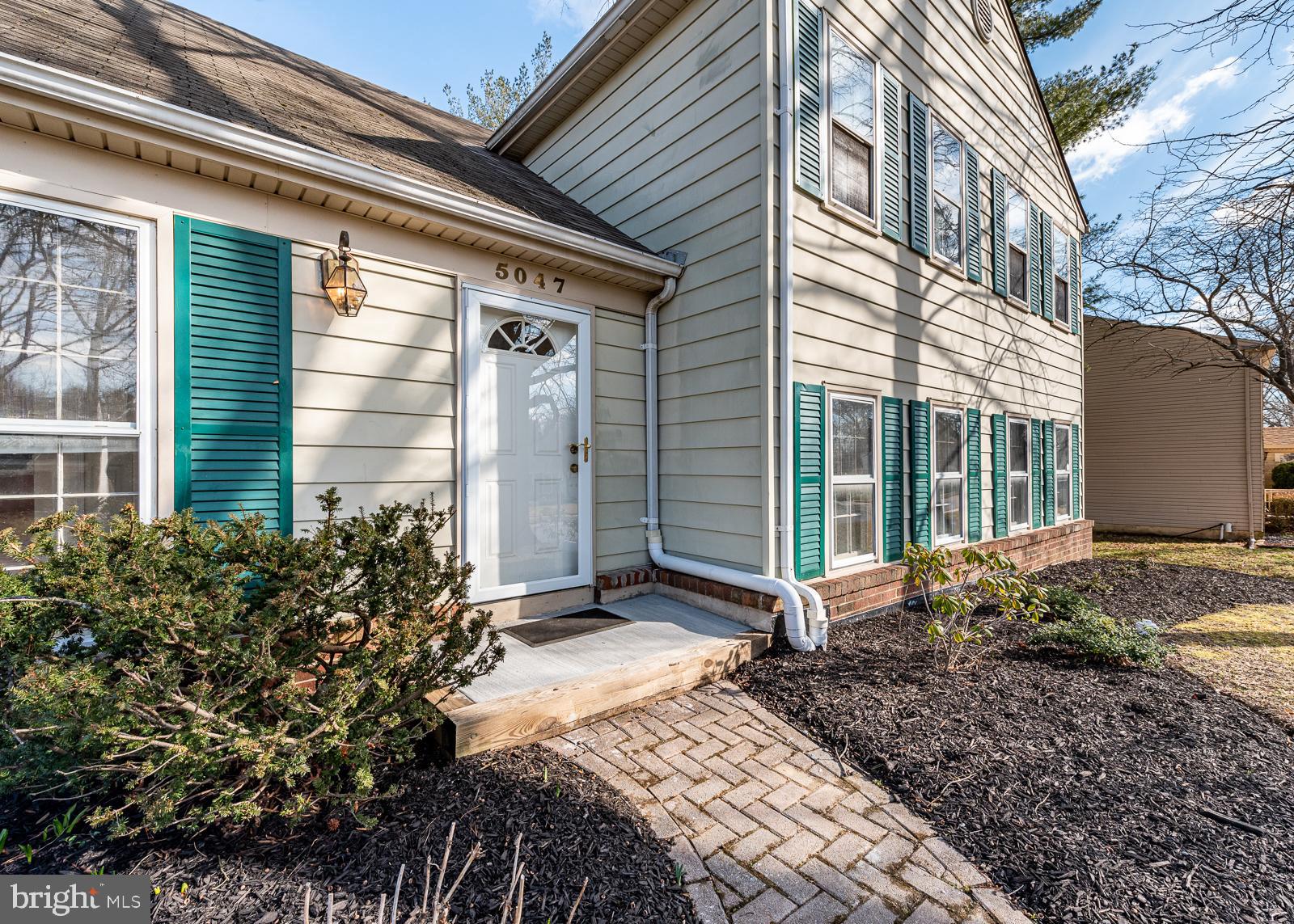 5047 Whetstone Road Columbia, MD 21044 - Photo 4 of 39 Enter & see how YOU can make this house YOUR HOME.