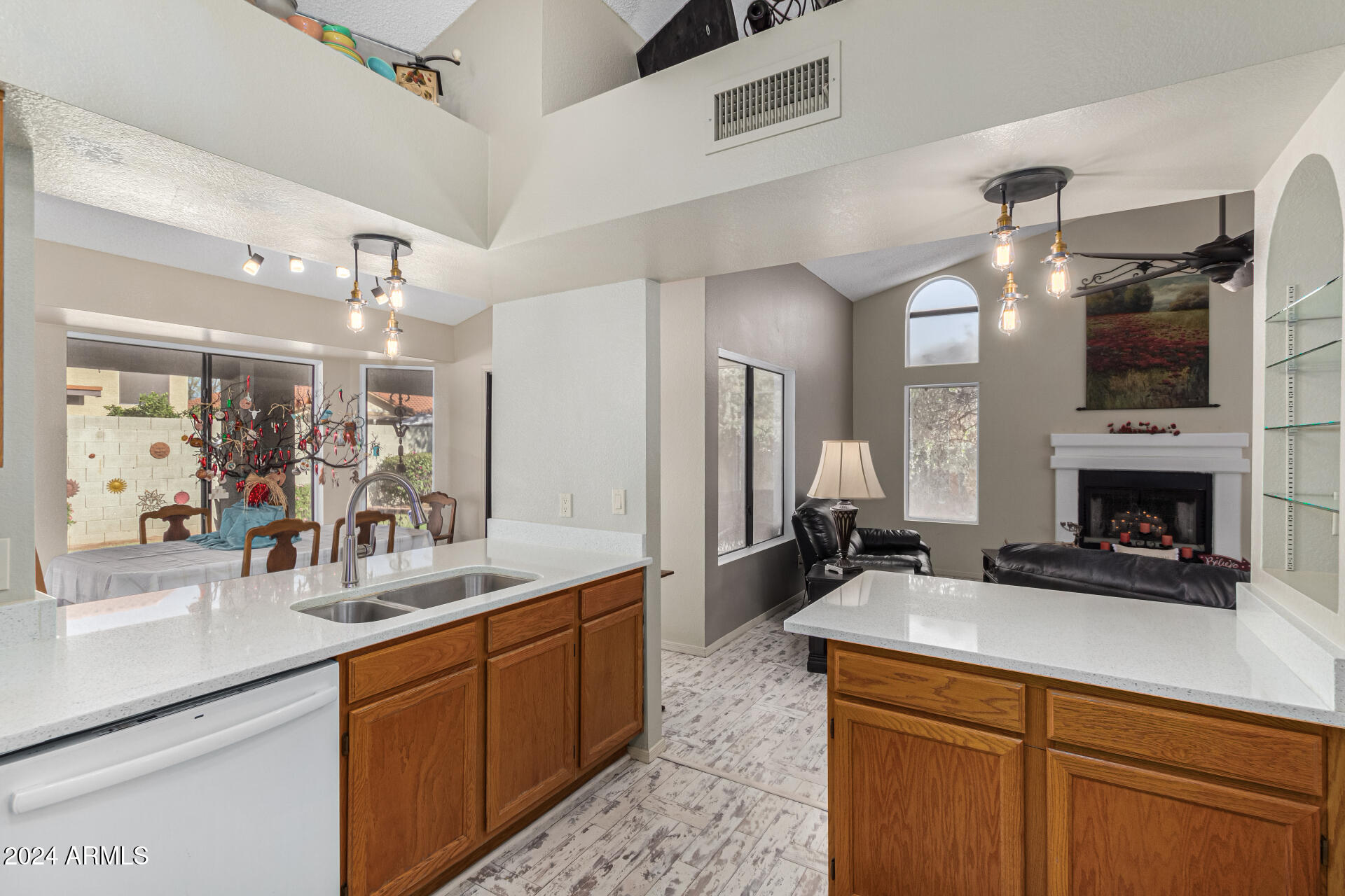 5838 East Fox Circle Mesa, AZ 85205 - Photo 13 of 34 15 - Fox
