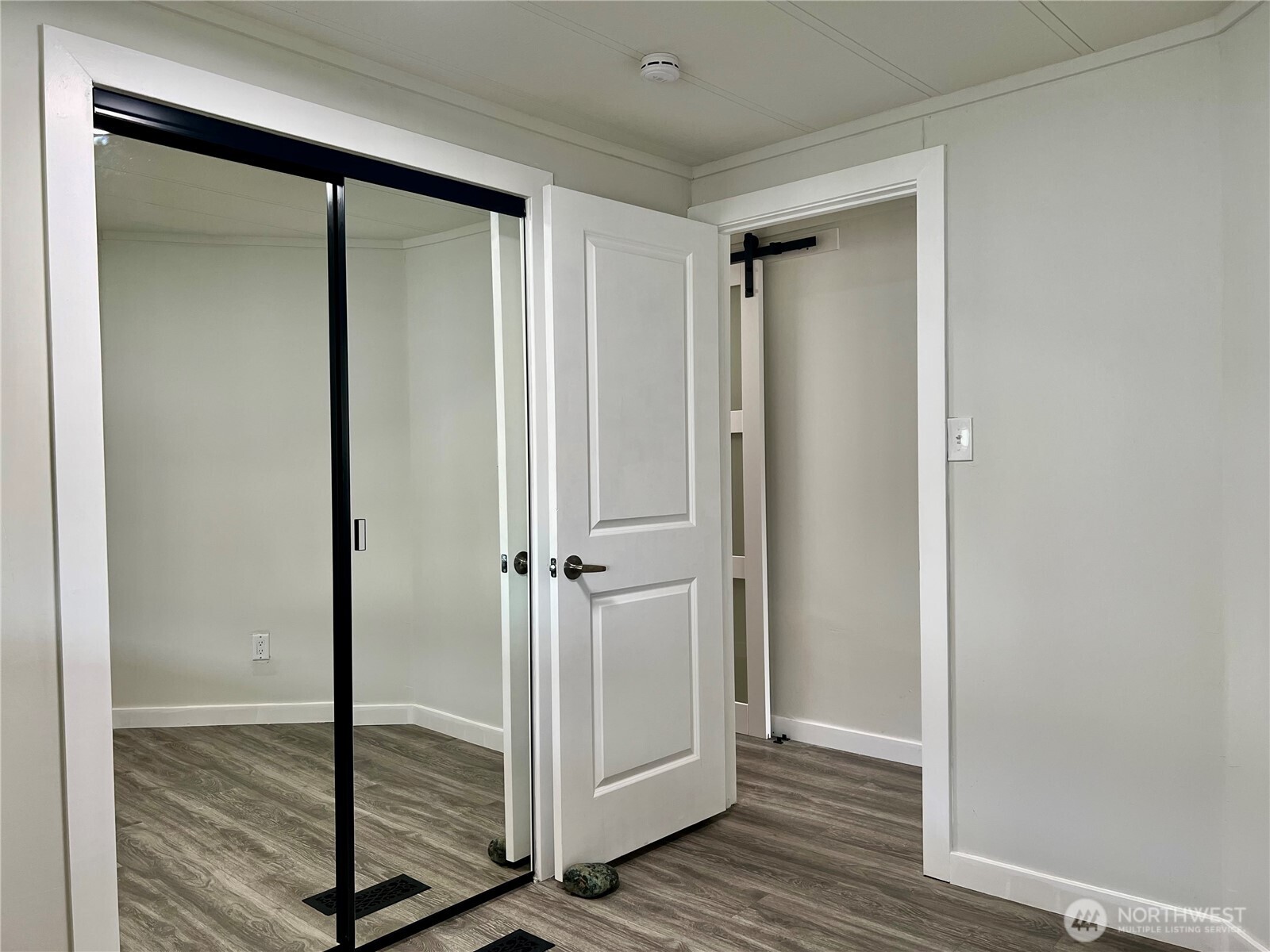 18501 52nd Avenue West, Unit 84 Lynnwood, WA 98037 - Photo 11 of 32 a view of front door with hallway