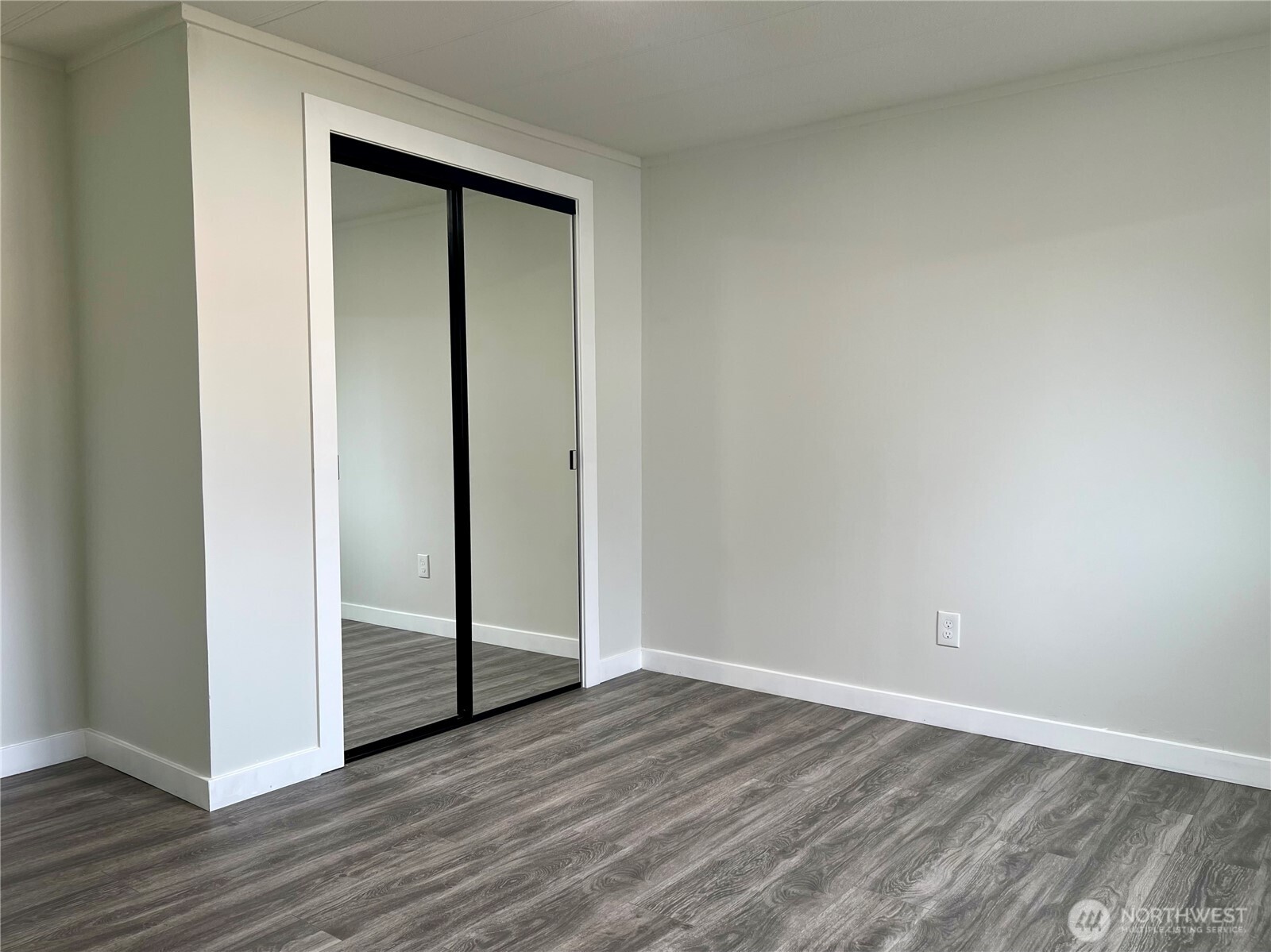 18501 52nd Avenue West, Unit 84 Lynnwood, WA 98037 - Photo 15 of 32 a view of wooden floor
