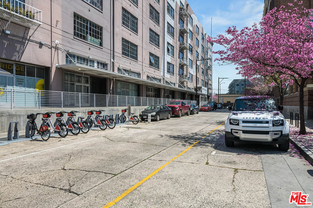 1855 Industrial Street, Unit 703 Los Angeles, CA 90021 - Photo 28 of 51 a view of street with cars