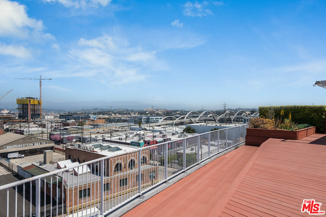 1855 Industrial Street, Unit 703 Los Angeles, CA 90021 - Photo 32 of 51 a view of balcony with city view
