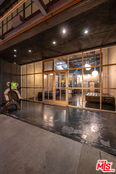1855 Industrial Street, Unit 703 Los Angeles, CA 90021 - Photo 36 of 51 a view of a room with gym equipment