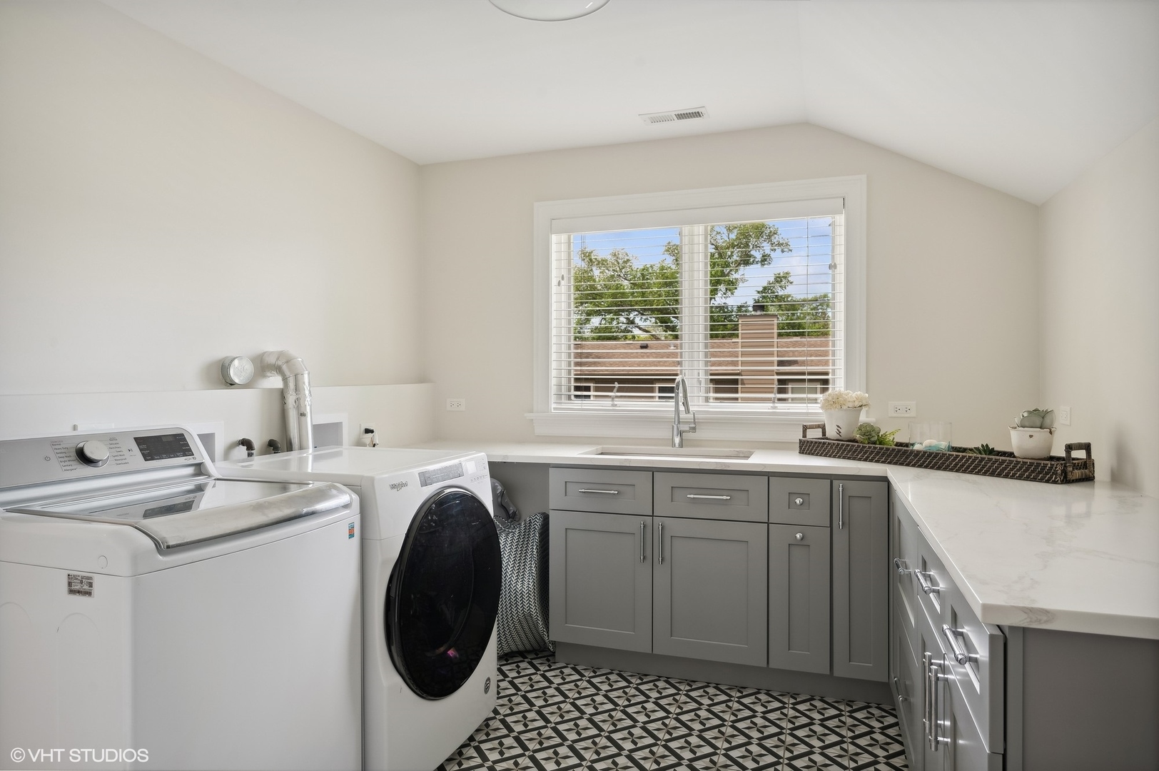 1770 Harrison Street Glenview, IL 60025 - Photo 34 of 40 a utility room with sink dryer and washer