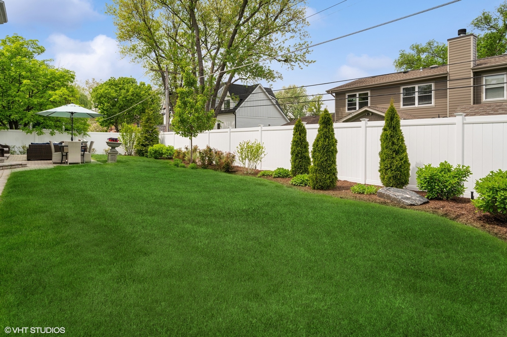 1770 Harrison Street Glenview, IL 60025 - Photo 37 of 40 a view of a yard in front of house