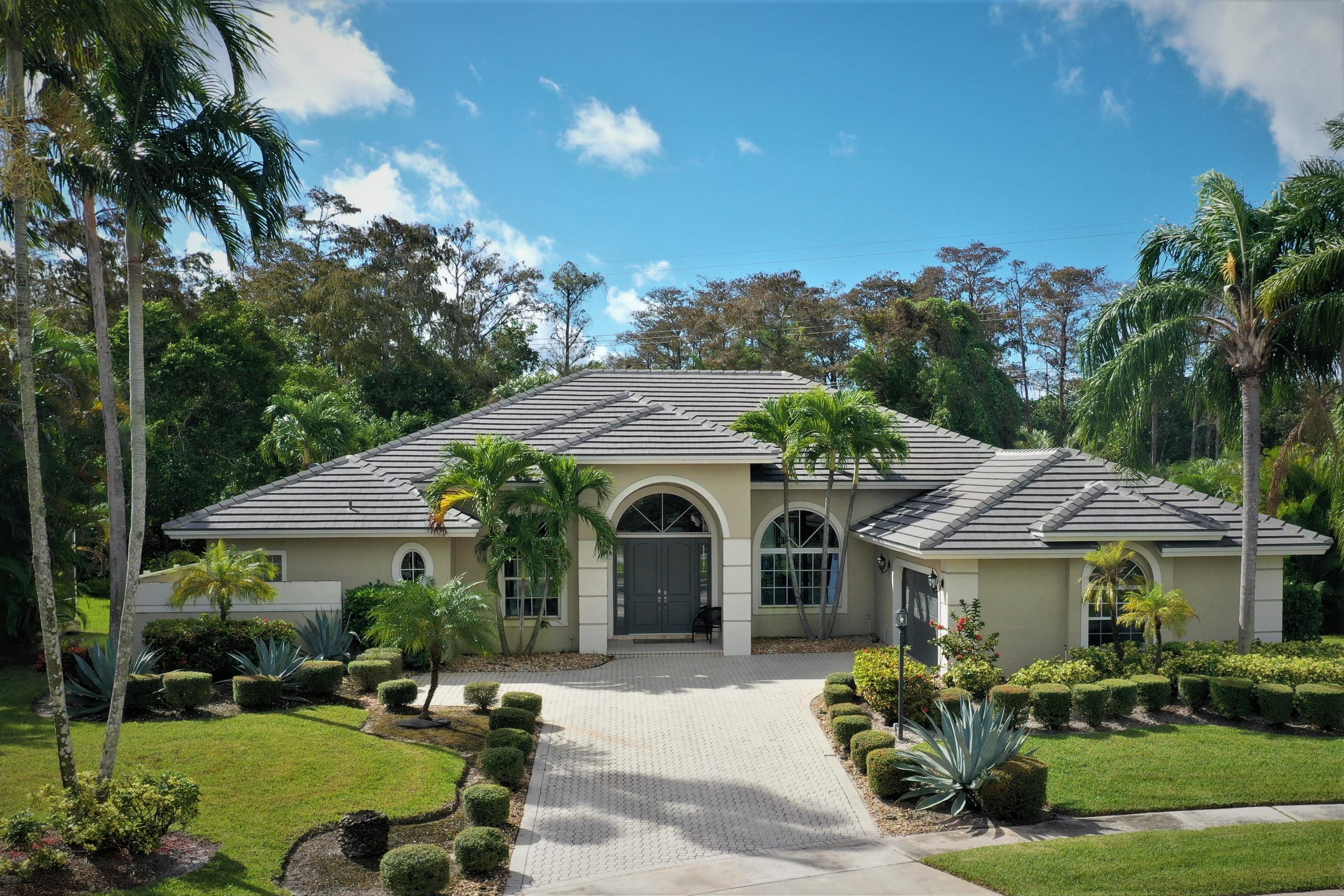 Gorgeous curb appeal