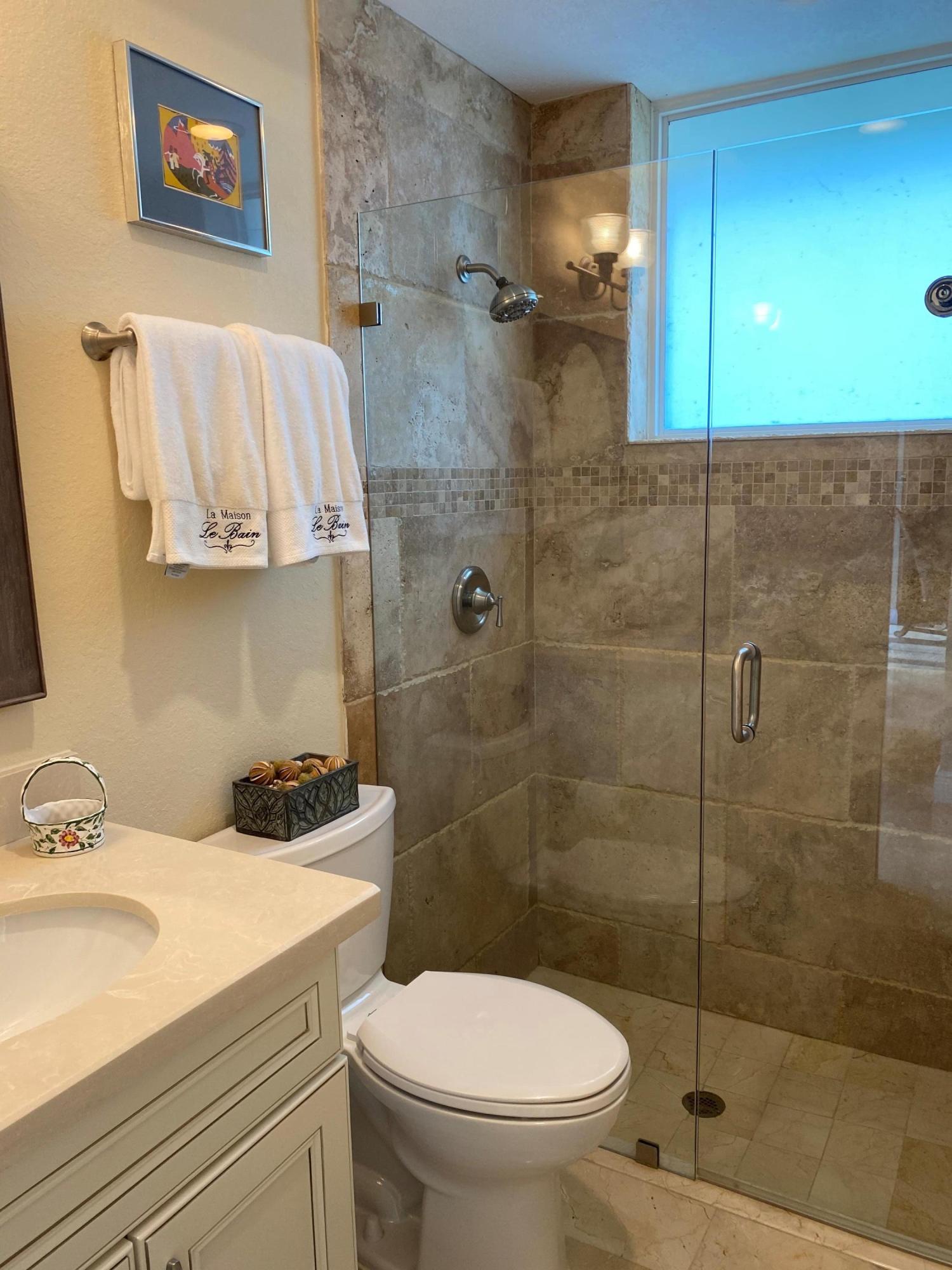 10570 Harich Lane Boca Raton, FL 33498 - Photo 23 of 27 Cabana/guest bathroom