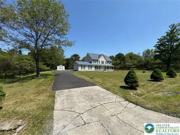 $395,000 | 2005 Palisades Drive, Blakeslee, PA 18610