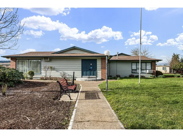 $119,000 | 77500 South 6th Street, Unit B7, Cottage Grove, OR 97424