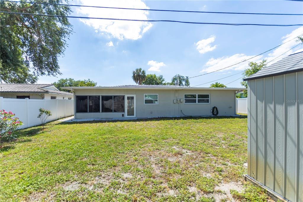 2451 Rutland Lane Clearwater, FL 33763 - Photo 39 of 45
