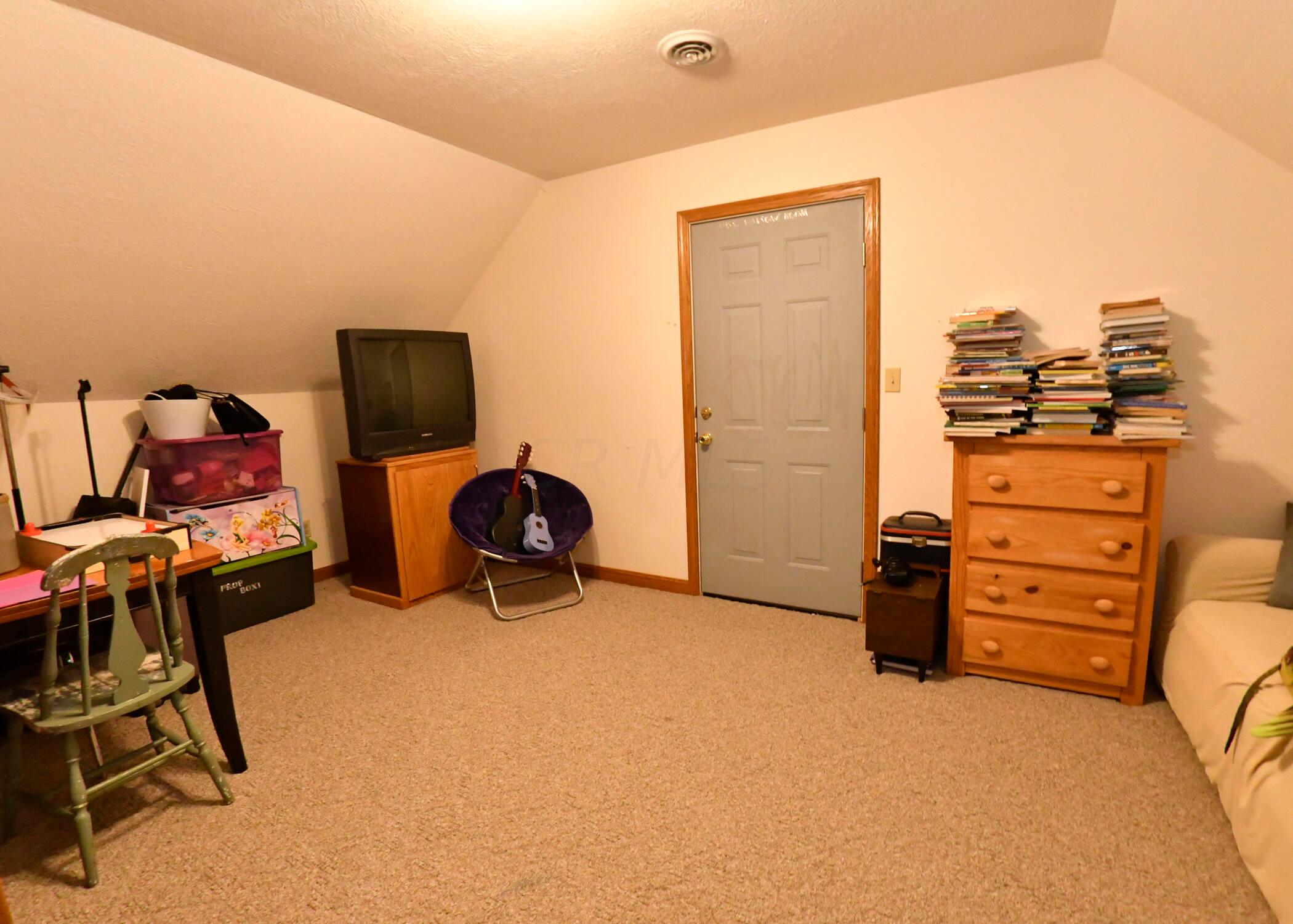 266 Ross Road Southeast Lancaster, OH 43130 - Photo 50 of 56 Flex space currently used as playroom