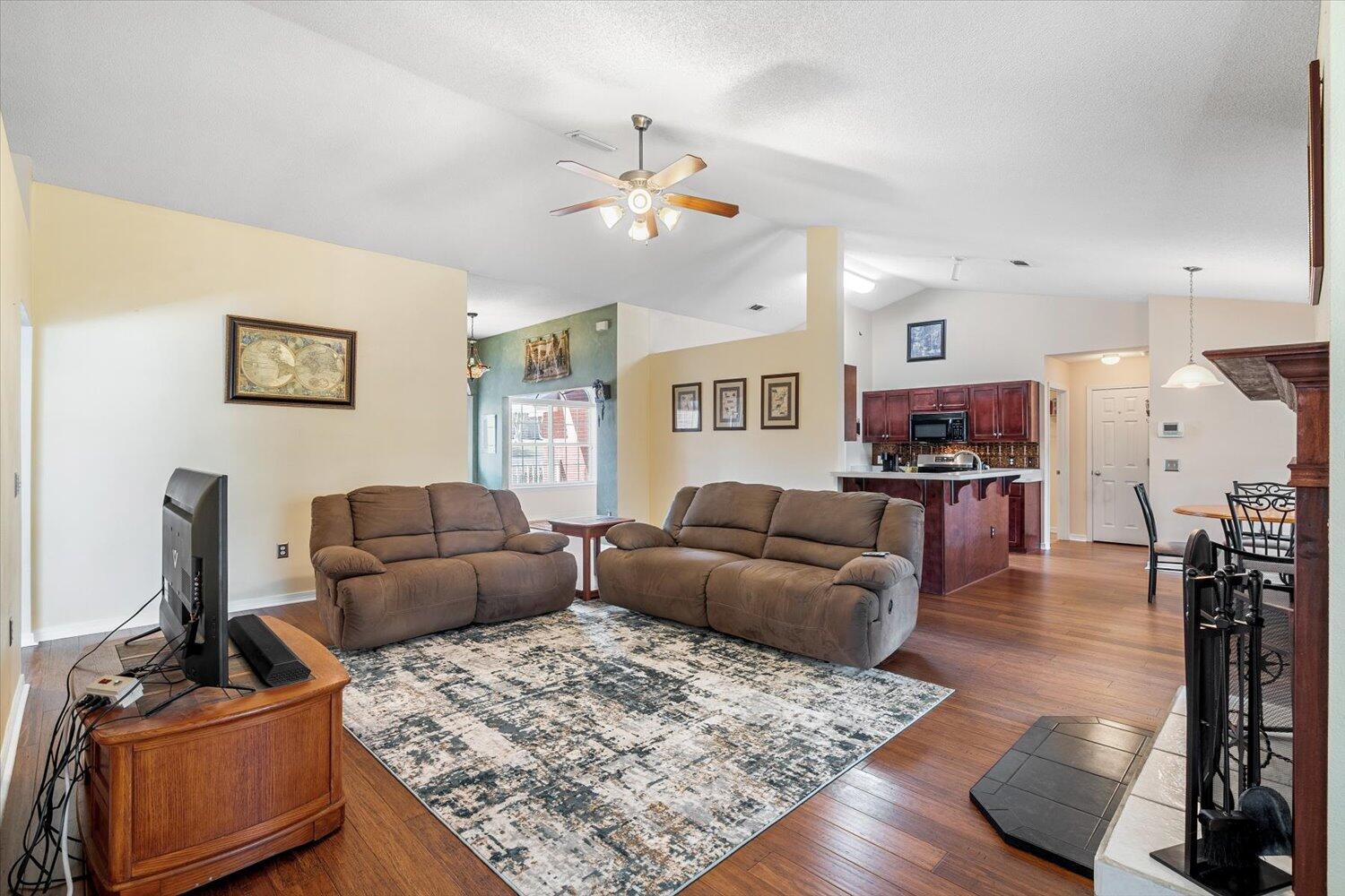 212 Raptor Drive Crestview, FL 32536 - Photo 18 of 35 13-212 Raptor Dr-0013
