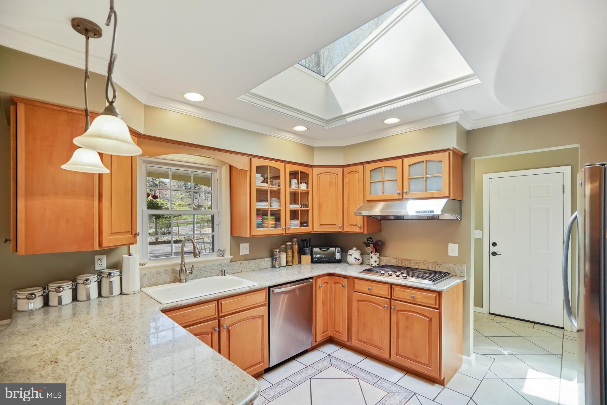 12246 Etchison Road Ellicott City, MD 21042 - Photo 4 of 30 Kitchen