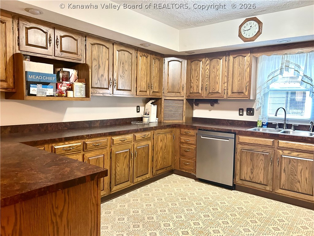 3869 Green Valley Road Huntington, WV 25701 - Photo 9 of 25 Gallery Image 9