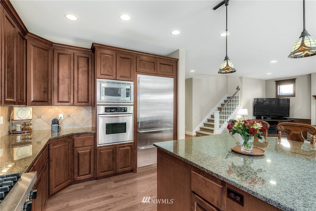 8712 200th Street Southwest Edmonds, WA 98026 - Photo 11 of 25 Gallery Image 11