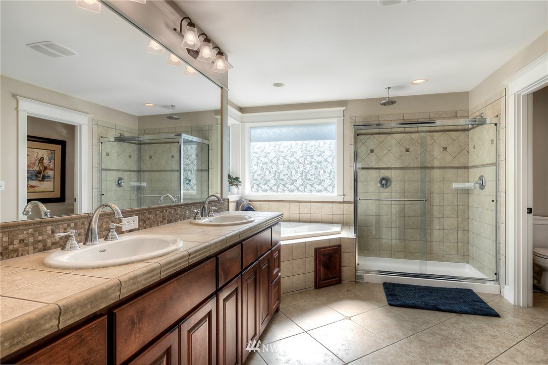 8712 200th Street Southwest Edmonds, WA 98026 - Photo 13 of 25 Gallery Image 13