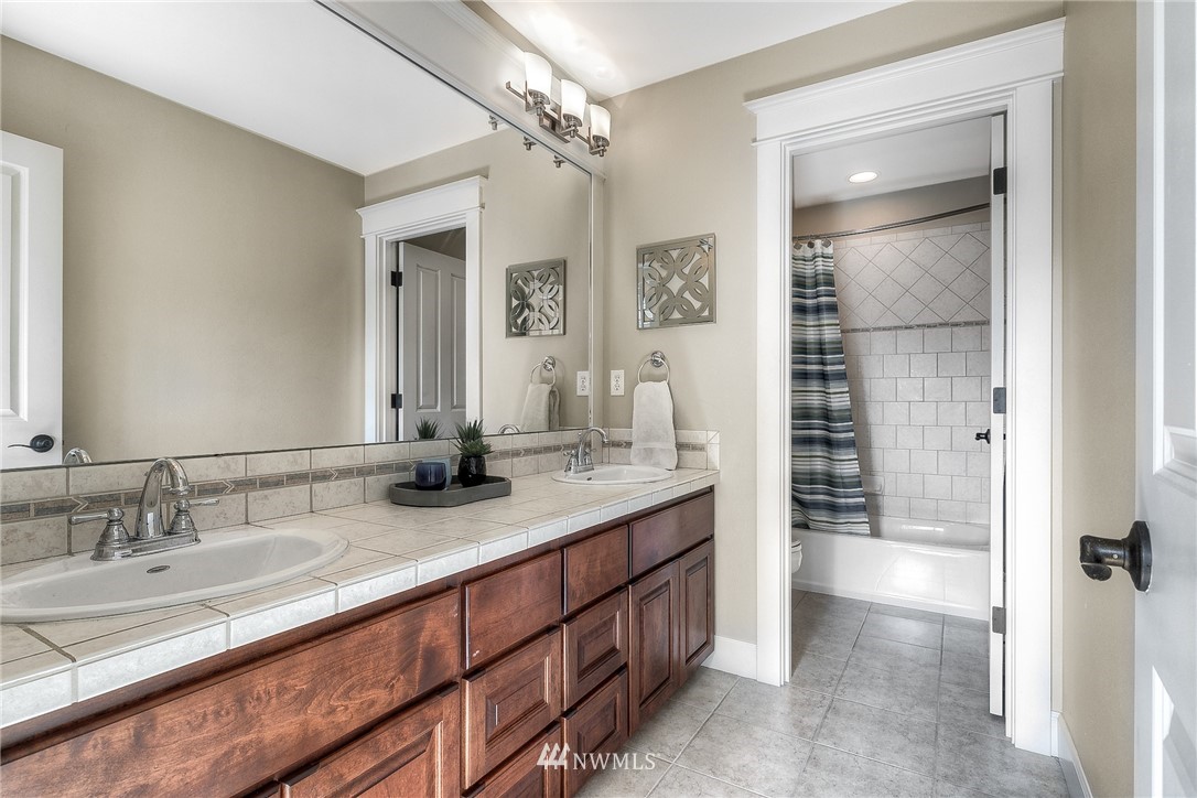 8712 200th Street Southwest Edmonds, WA 98026 - Photo 18 of 25 Gallery Image 18