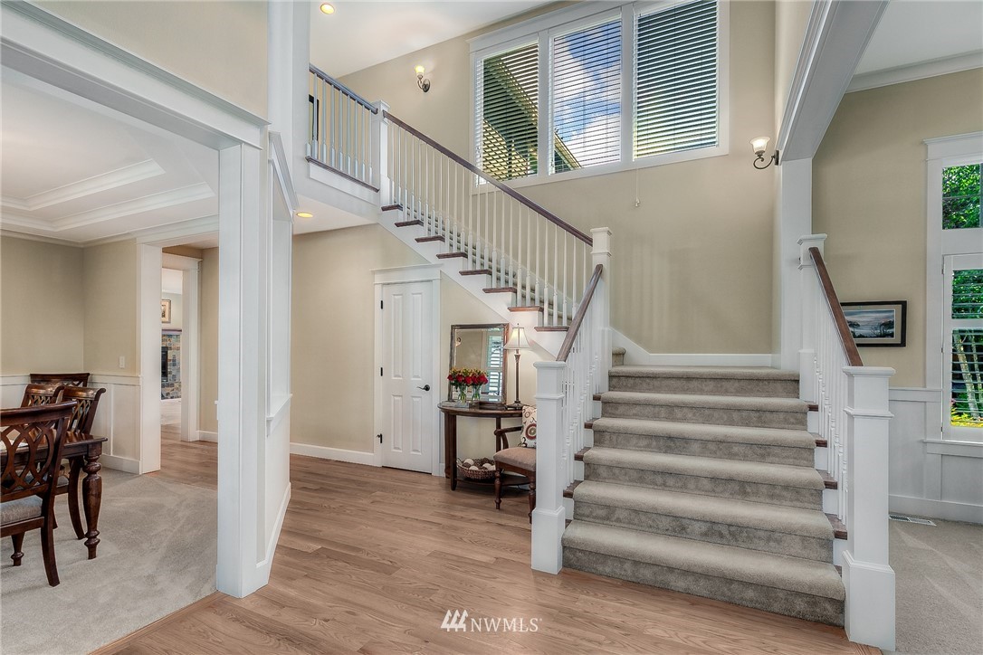8712 200th Street Southwest Edmonds, WA 98026 - Photo 3 of 25 Gallery Image 3
