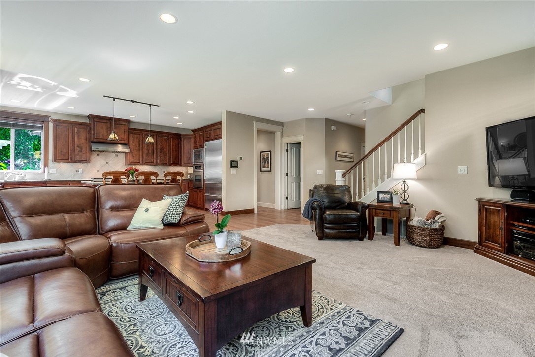 8712 200th Street Southwest Edmonds, WA 98026 - Photo 8 of 25 Gallery Image 8