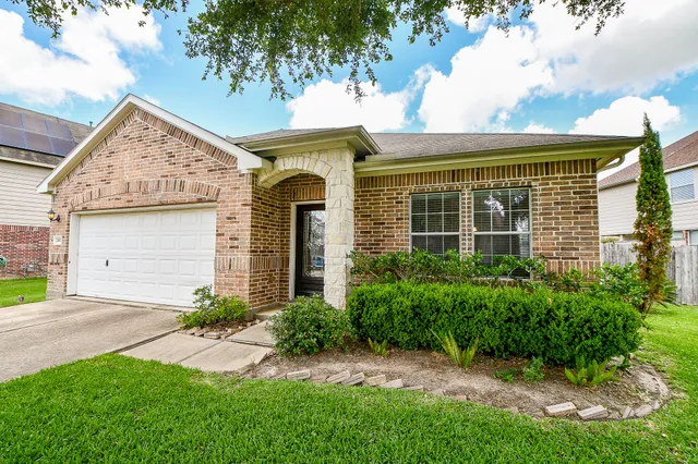 $2,000 | 21622 Crest Peak Way, Katy, TX 77449