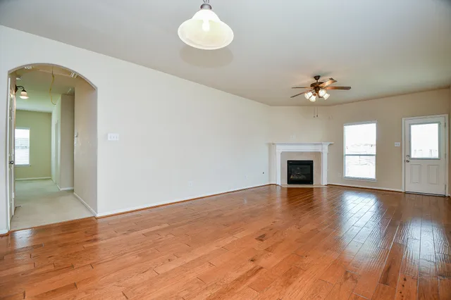 $2,000 | 21622 Crest Peak Way, Katy, TX 77449