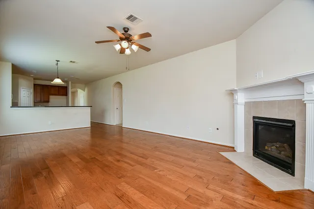 $2,000 | 21622 Crest Peak Way, Katy, TX 77449