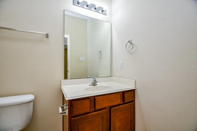 $2,000 | 21622 Crest Peak Way, Katy, TX 77449