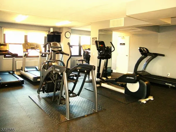 $460,000 | 7855 Boulevard East, Unit 11F, North Bergen, NJ 07047