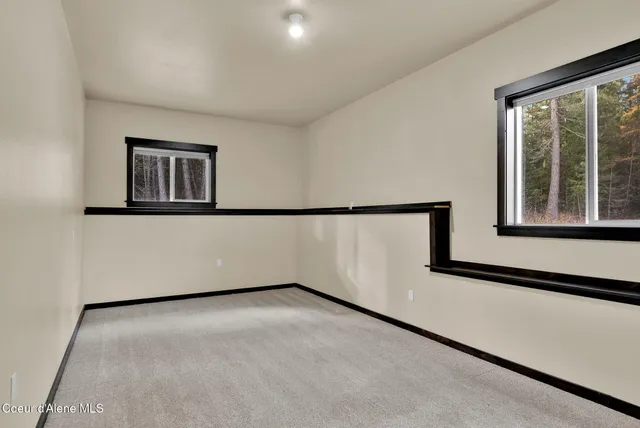 $899,000 | 42 West Seneacquoteen Drive, Priest River, ID 83856