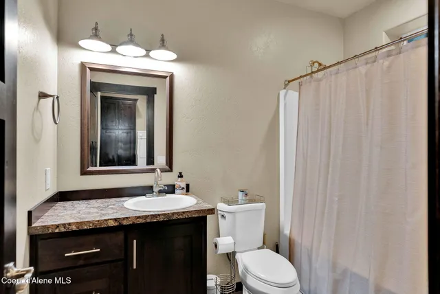 $899,000 | 42 West Seneacquoteen Drive, Priest River, ID 83856