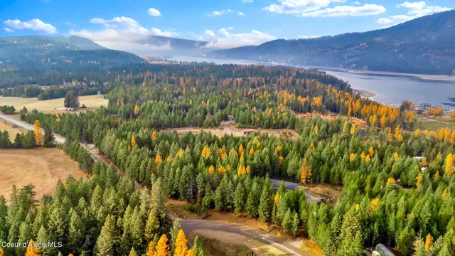 $899,000 | 42 West Seneacquoteen Drive, Priest River, ID 83856