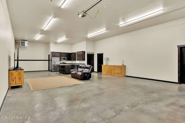 $899,000 | 42 West Seneacquoteen Drive, Priest River, ID 83856