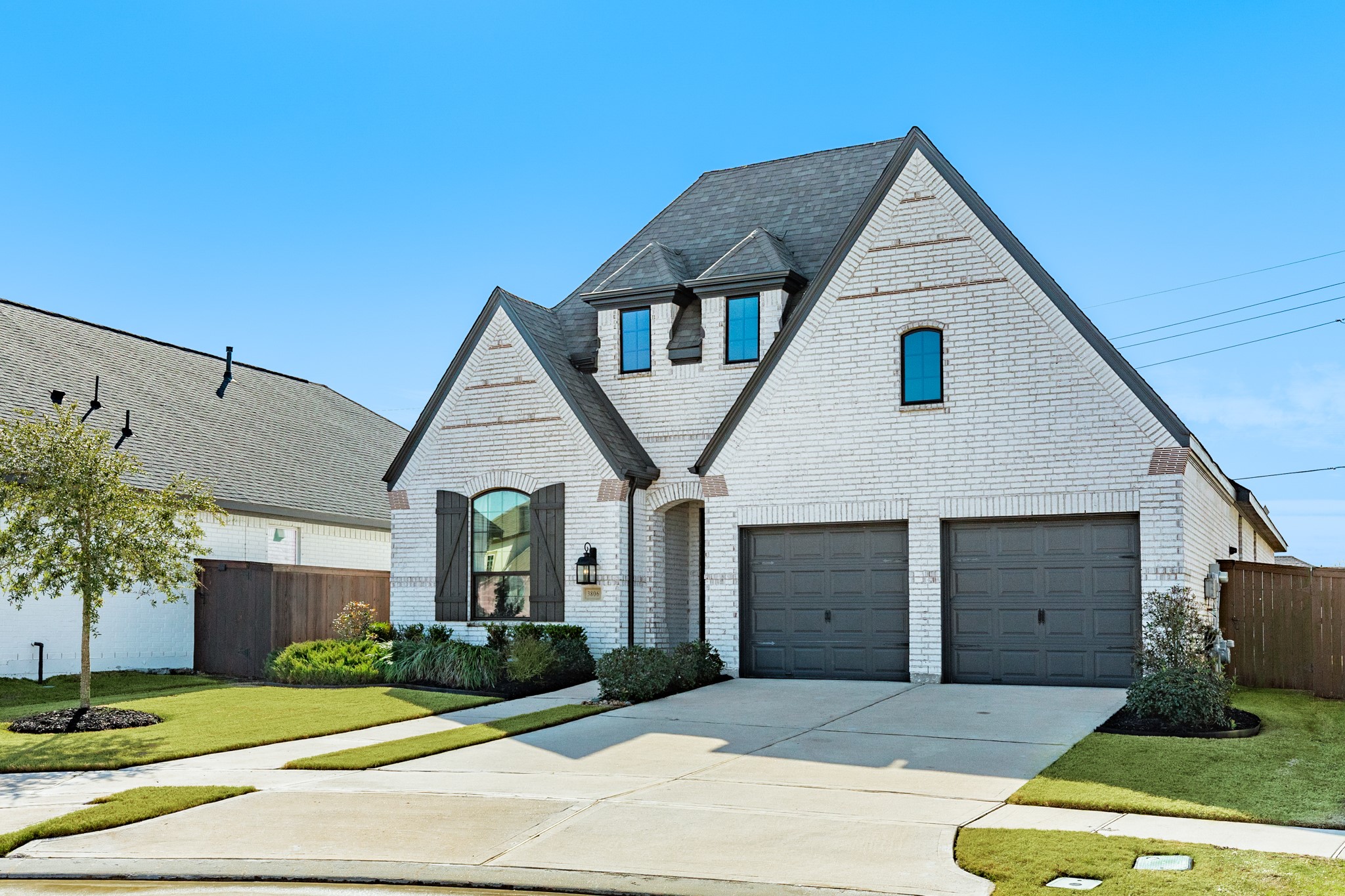 3806 Shackleton Court Rosharon, TX 77583 - Photo 35 of 50 This astonishing home is in excellent condition, barely lived in, boasts a great location, and features a double driveway. You will not be disappointed in this home.