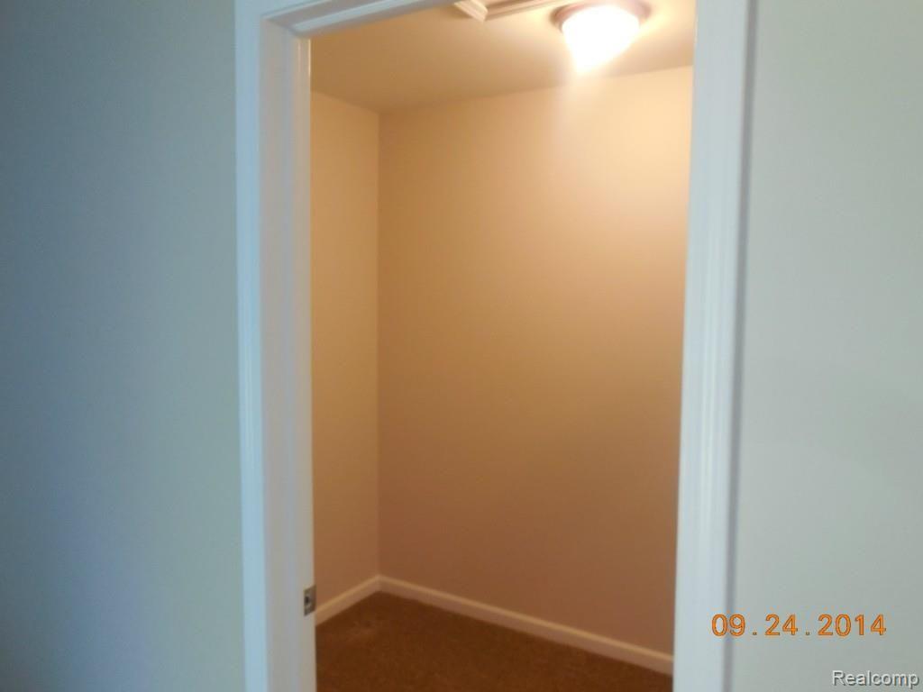 3830 Fisher Road Howell, MI 48855 - Photo 10 of 27 DSCN2195.jpg