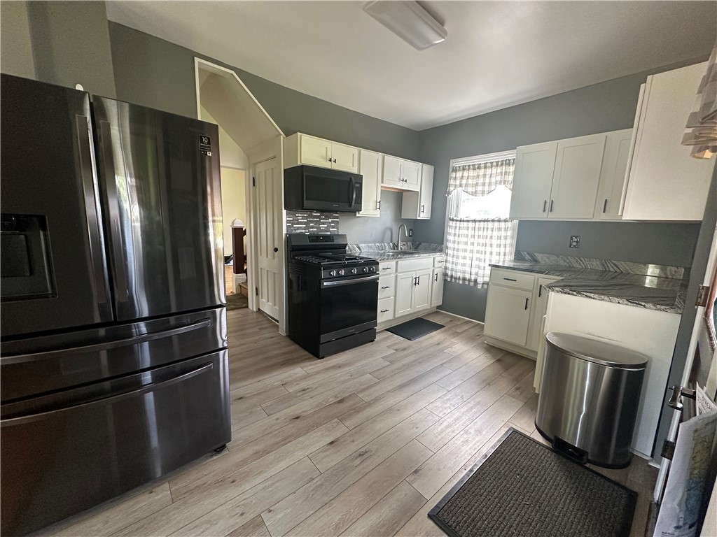 349 Clark Street Auburn, NY 13021 - Photo 6 of 25
