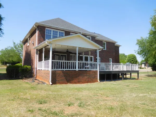 $589,900 | 106 Hampton Drive, Gaffney, SC 29341