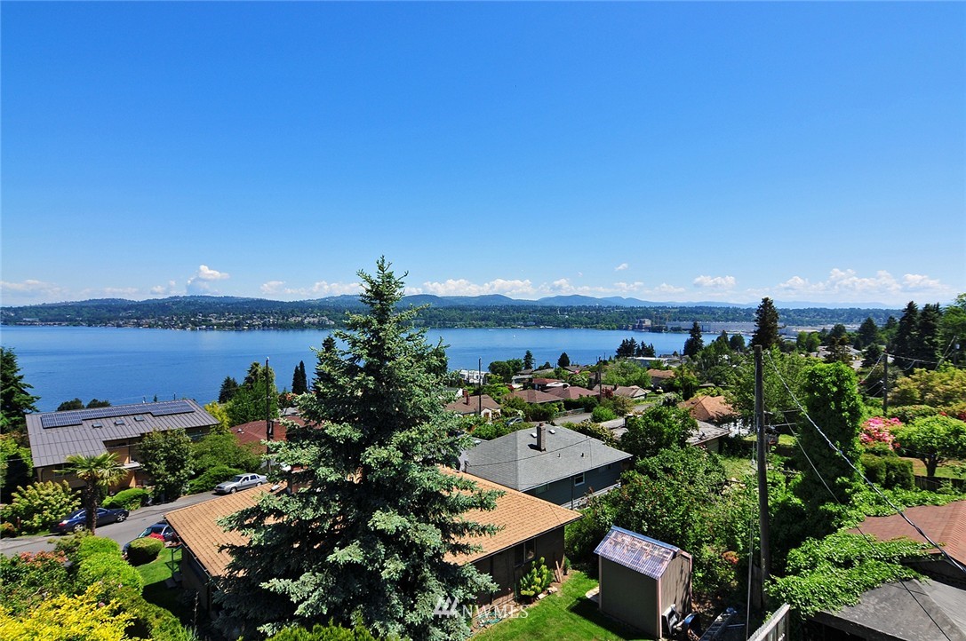 10816 Rowan Road South Seattle, WA 98178 - Photo 22 of 25 Gallery Image 22