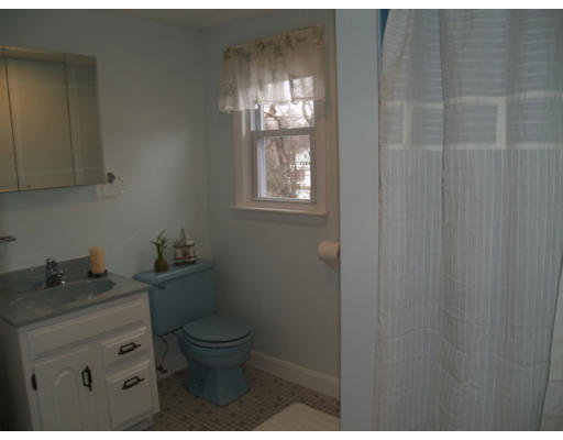 7 Nelson Road Scituate, MA 02066 - Photo 9 of 11 Gallery Image 9