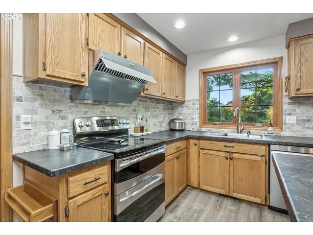 $675,000 | 8715 Southwest Tachi Court, Tualatin, OR 97062