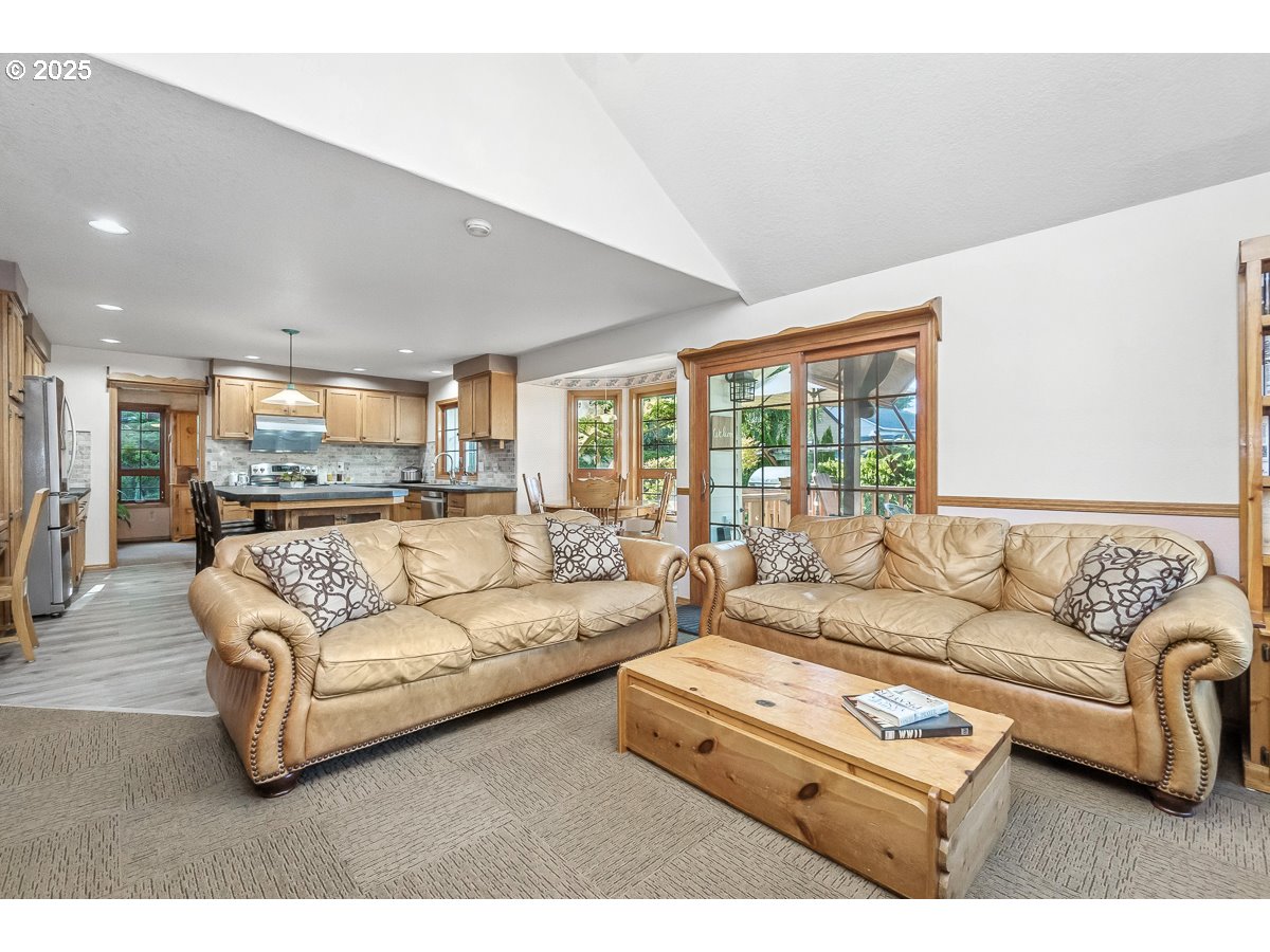 8715 Southwest Tachi Court Tualatin, OR 97062 - Photo 19 of 48 Family Room