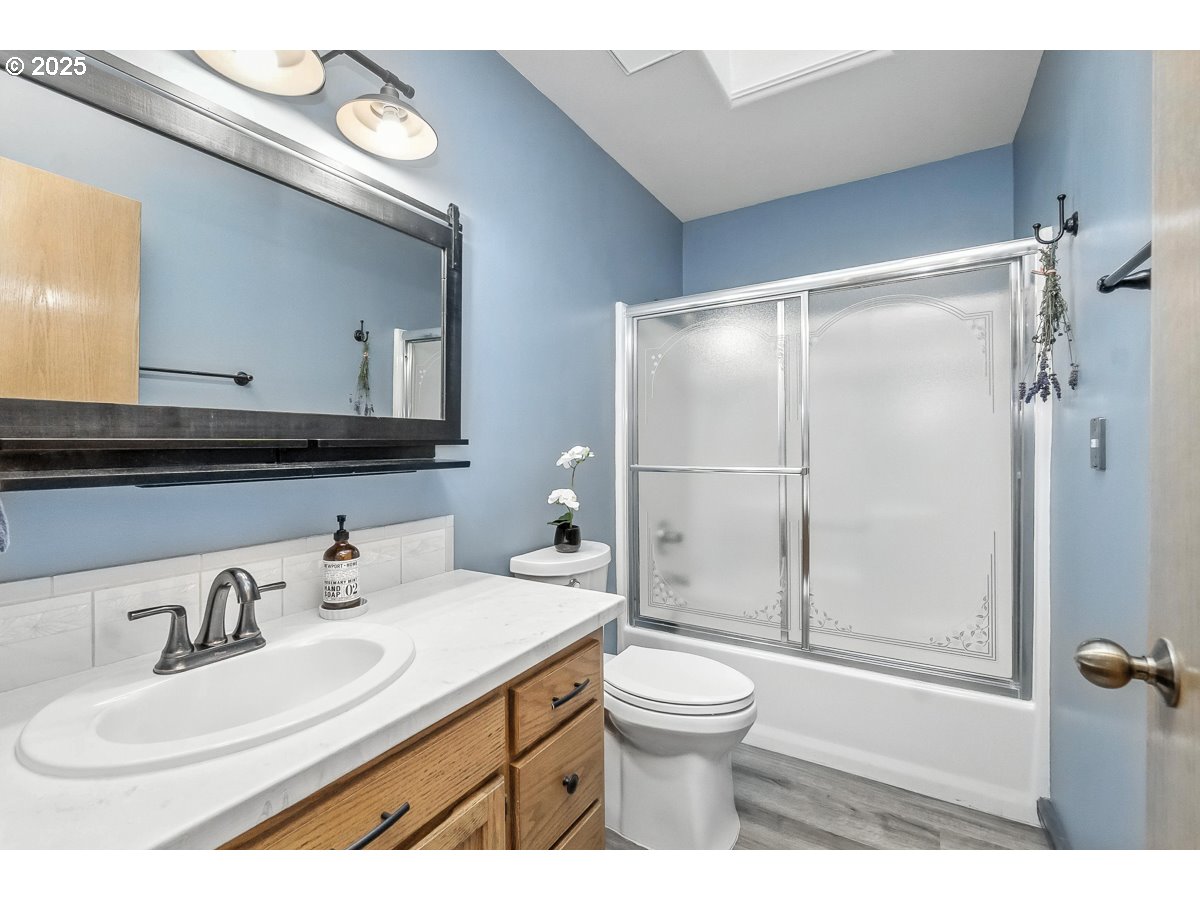 8715 Southwest Tachi Court Tualatin, OR 97062 - Photo 22 of 48 Bathroom