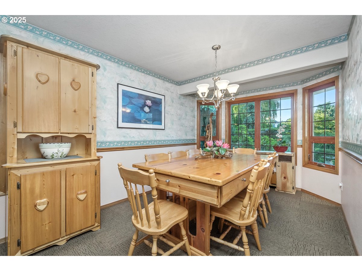 8715 Southwest Tachi Court Tualatin, OR 97062 - Photo 9 of 48 Dining Room